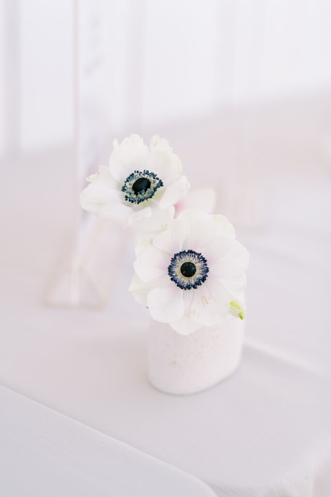White Anemone flowers at Cal Poly's EIM event designed by Brooke Nichole Events at The White Barn by San Luis Obispo Wedding Photographer Austyn Elizabeth Photography