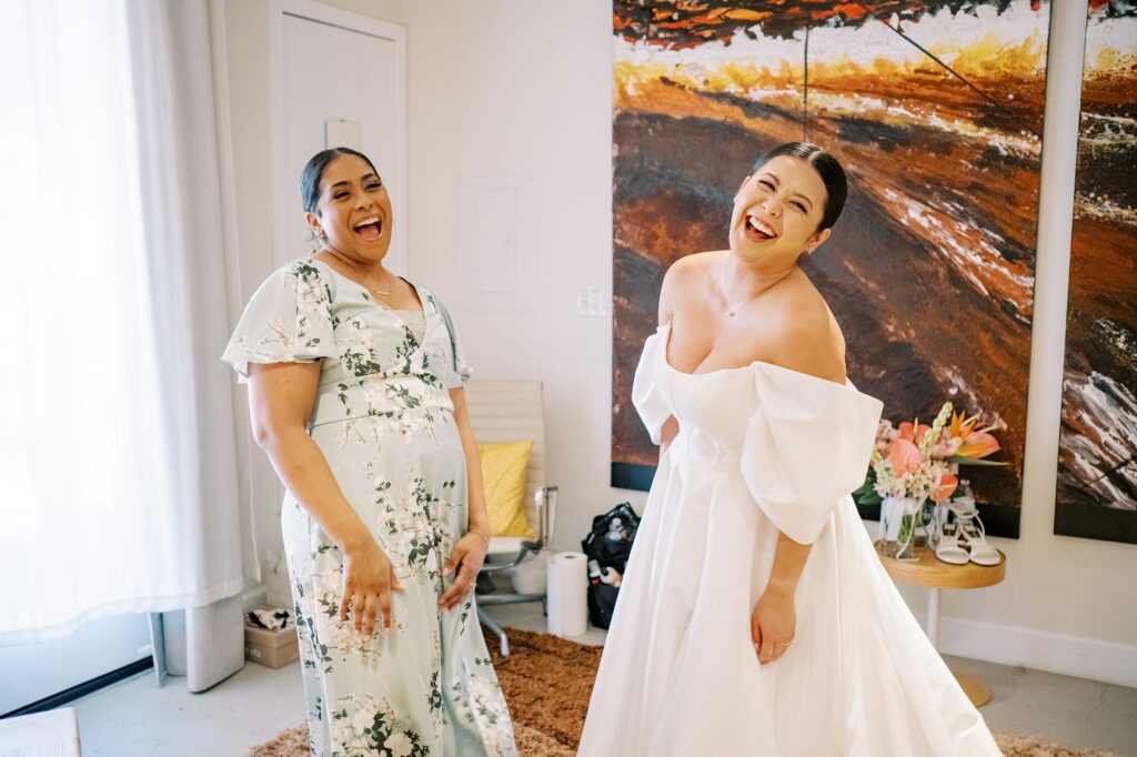 Bride and mom laugh at Villa Leche wedding by Palm Springs Wedding Photographer Austyn Elizabeth Photography